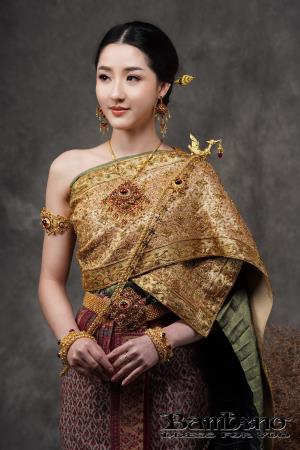 ชุดไทยเจ้าสาว ชุดไทยจักรพรรดิ์ เช่าที่แบมบี้ เวดดิ้ง ห้วยขวาง